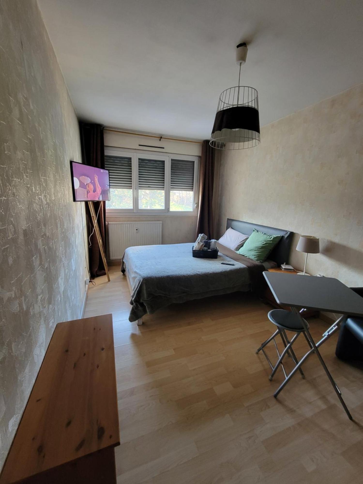 Pour Deplacement 3 Chambres เอคิรอลส์ ภายนอก รูปภาพ